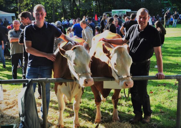 Tierschau in Drolshagen - Michael Alterauge und Sohn.